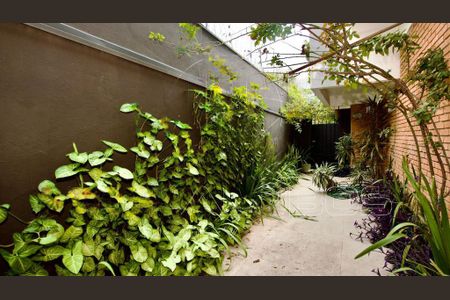 Casa à venda com 215m², 3 quartos e 2 vagas