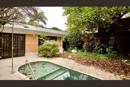 Casa à venda com 215m², 3 quartos e 2 vagas