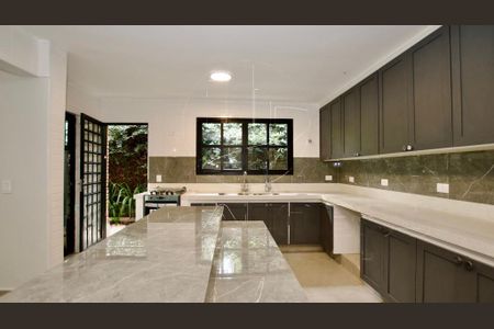 Casa à venda com 215m², 3 quartos e 2 vagas