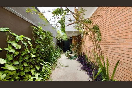 Casa à venda com 215m², 3 quartos e 2 vagas