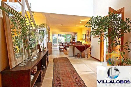 Casa à venda com 4 quartos, 400m² em Boaçava, São Paulo