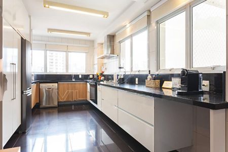 Apartamento à venda com 319m², 4 quartos e 5 vagas