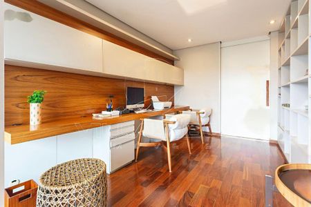 Apartamento à venda com 319m², 4 quartos e 5 vagas