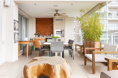 Apartamento à venda com 319m², 4 quartos e 5 vagas