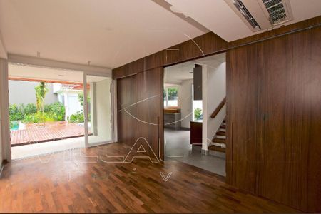 Casa à venda com 4 quartos, 263m² em Alto de Pinheiros, São Paulo