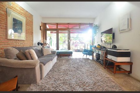 Casa à venda com 191m², 2 quartos e 1 vaga