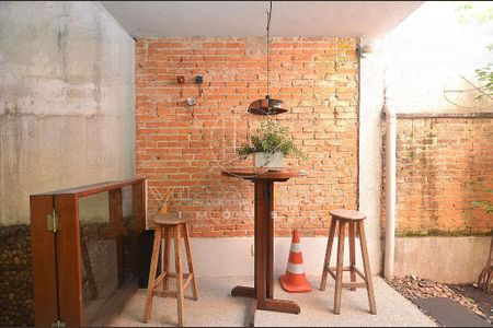 Casa à venda com 191m², 2 quartos e 1 vaga