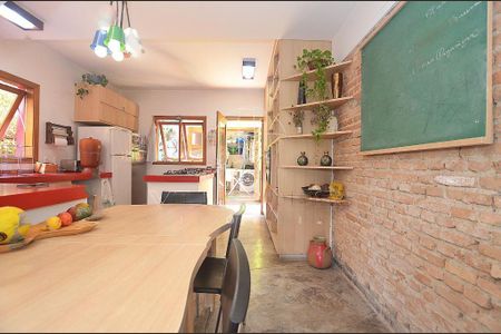 Casa à venda com 191m², 2 quartos e 1 vaga