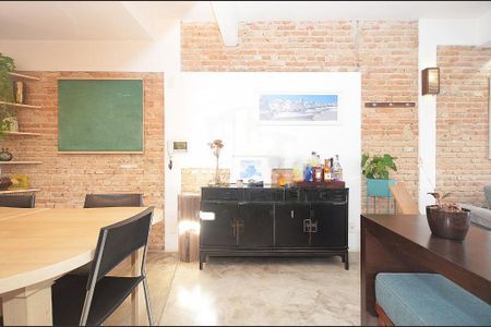 Casa à venda com 191m², 2 quartos e 1 vaga