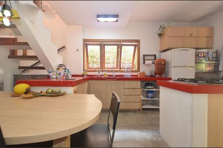 Casa à venda com 191m², 2 quartos e 1 vaga