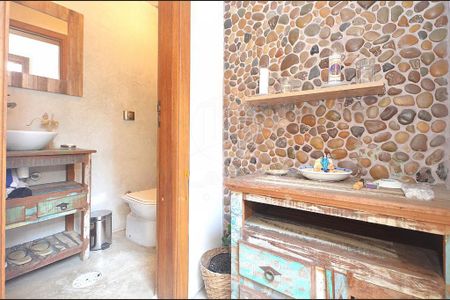 Casa à venda com 191m², 2 quartos e 1 vaga