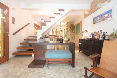 Casa à venda com 191m², 2 quartos e 1 vaga