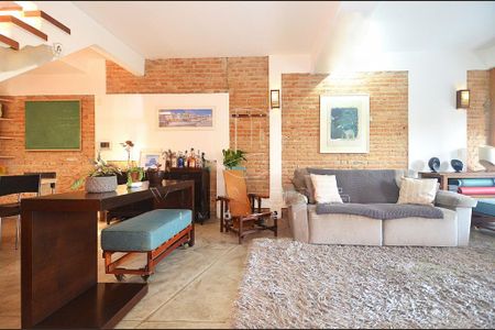 Casa à venda com 191m², 2 quartos e 1 vaga