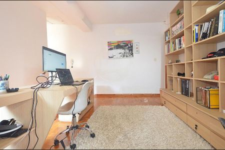 Casa à venda com 191m², 2 quartos e 1 vaga