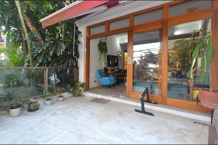 Casa à venda com 191m², 2 quartos e 1 vaga