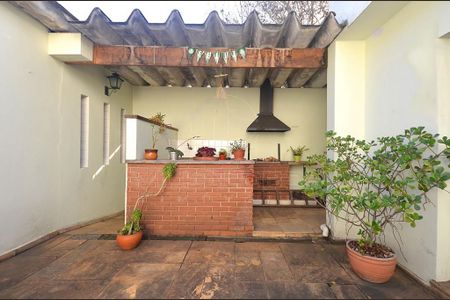 Casa à venda com 250m², 3 quartos e 3 vagas