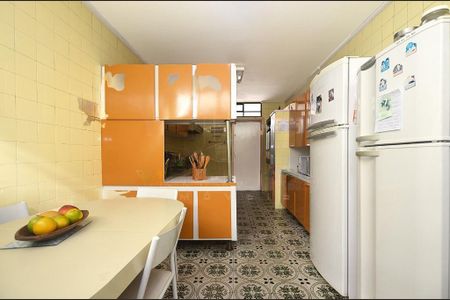 Casa à venda com 250m², 3 quartos e 3 vagas