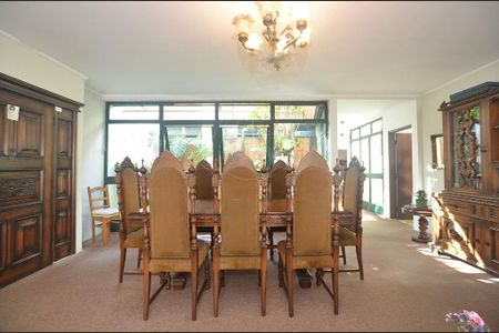 Casa à venda com 250m², 3 quartos e 3 vagas