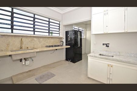 Casa à venda com 276m², 3 quartos e 4 vagas
