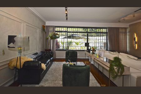 Casa à venda com 276m², 3 quartos e 4 vagas