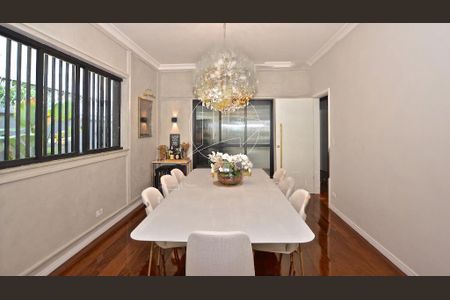 Casa à venda com 276m², 3 quartos e 4 vagas