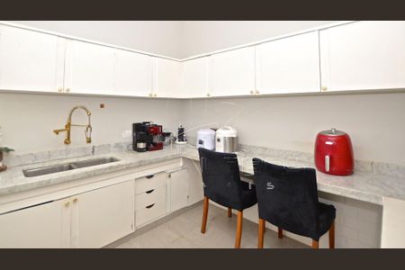 Casa à venda com 276m², 3 quartos e 4 vagas