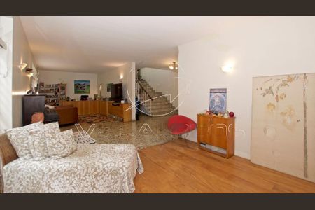 Casa à venda com 4 quartos, 383m² em Vila Madalena, São Paulo