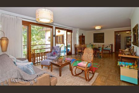 Casa à venda com 470m², 3 quartos e 3 vagas