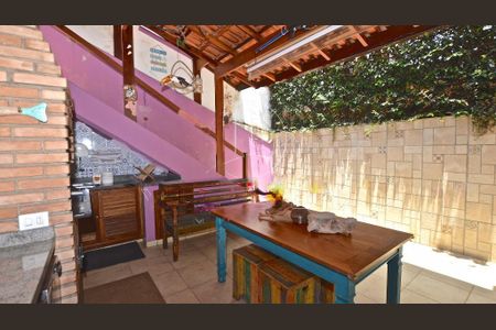 Casa à venda com 470m², 3 quartos e 3 vagas