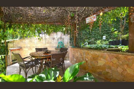 Casa à venda com 470m², 3 quartos e 3 vagas