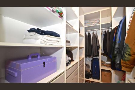 Casa à venda com 470m², 3 quartos e 3 vagas