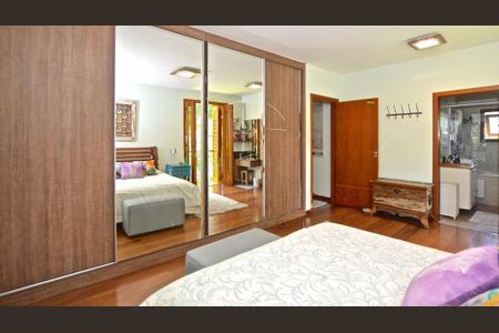 Casa à venda com 470m², 3 quartos e 3 vagas