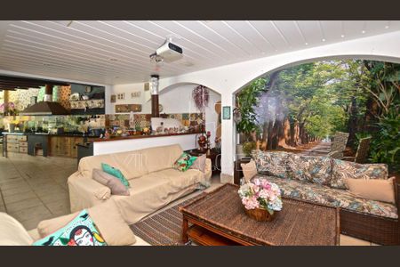 Casa à venda com 4 quartos, 509m² em Alto de Pinheiros, São Paulo