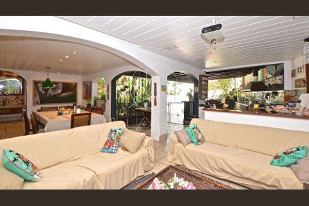 Casa à venda com 4 quartos, 509m² em Alto de Pinheiros, São Paulo