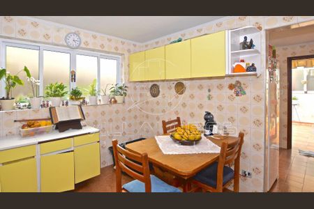 Casa à venda com 181m², 3 quartos e 2 vagas