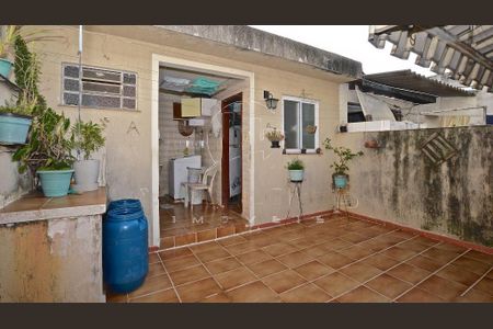 Casa à venda com 181m², 3 quartos e 2 vagas