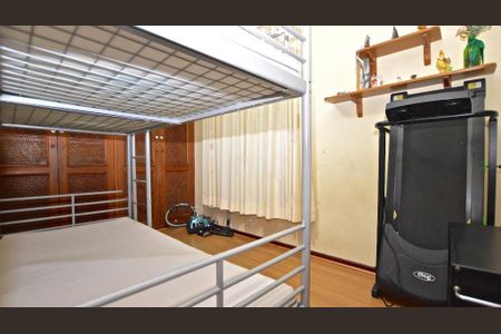 Casa à venda com 181m², 3 quartos e 2 vagas