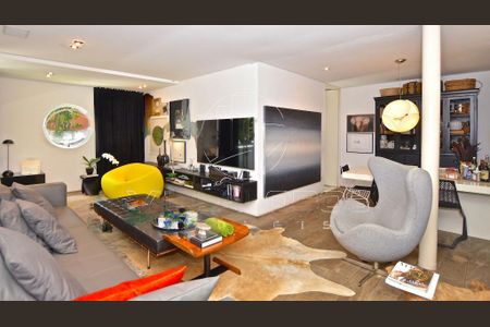 Casa à venda com 3 quartos, 495m² em Jardim das Bandeiras, São Paulo