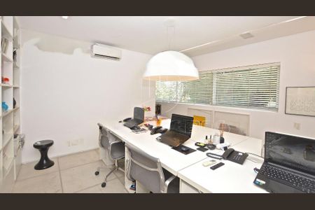 Casa à venda com 495m², 3 quartos e 2 vagas