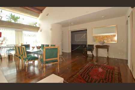 Casa à venda com 471m², 4 quartos e 4 vagas