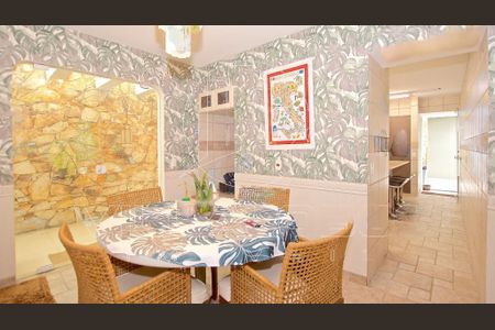 Casa à venda com 471m², 4 quartos e 4 vagas