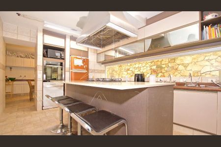 Casa à venda com 471m², 4 quartos e 4 vagas