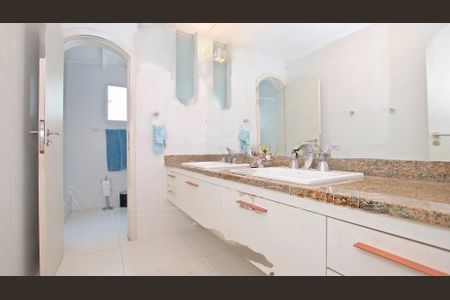 Casa à venda com 471m², 4 quartos e 4 vagas