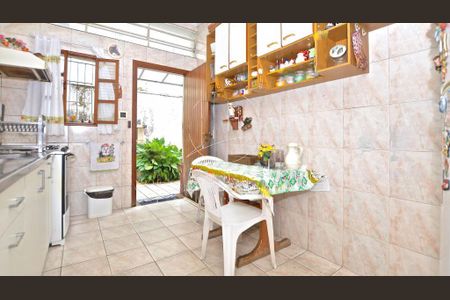 Casa à venda com 195m², 3 quartos e 3 vagas