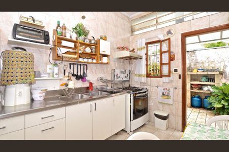 Casa à venda com 195m², 3 quartos e 3 vagas