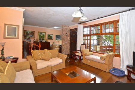 Casa à venda com 4 quartos, 288m² em Vila Madalena, São Paulo