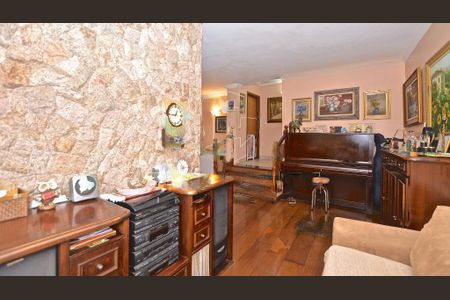 Casa à venda com 4 quartos, 288m² em Vila Madalena, São Paulo