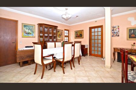 Casa à venda com 4 quartos, 288m² em Vila Madalena, São Paulo