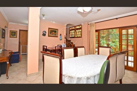 Casa à venda com 288m², 4 quartos e 3 vagas