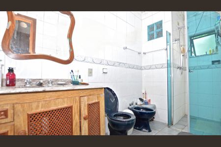 Casa à venda com 288m², 4 quartos e 3 vagas